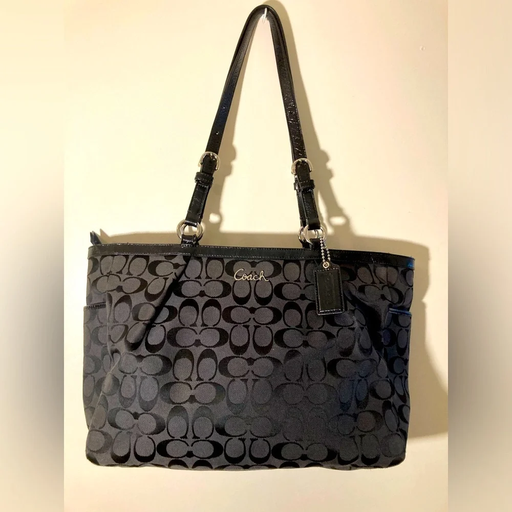 Coach black signature SHOULDERBAG  tote F17725 - Picture 2 of 12